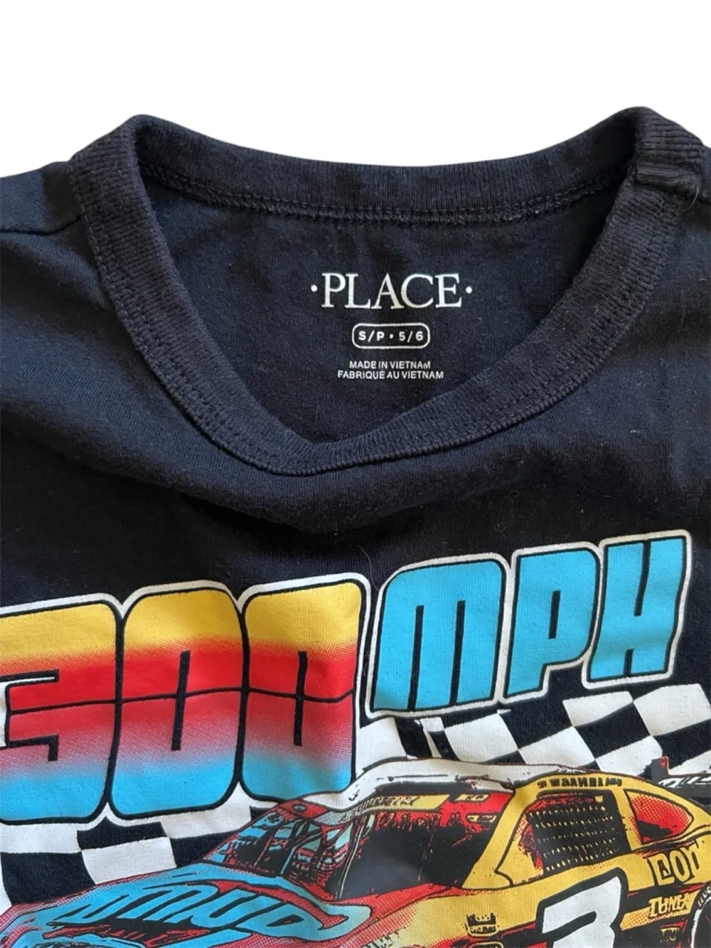 Children’s Place Boys Race Car Graphic Tshirt | Small